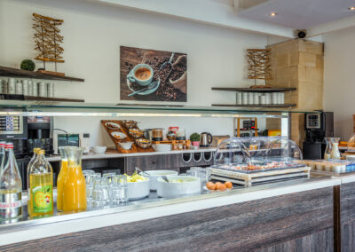 Buffet garni aux Jardins de l'Anjou