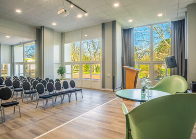 Salle de conférence au cœur du parc de l'hôtel les Jardins de l'Anjou