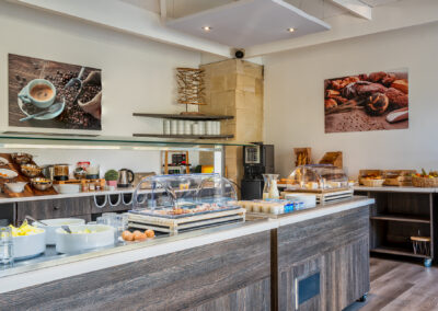 Self-service au buffet des Jardins de l'Anjou